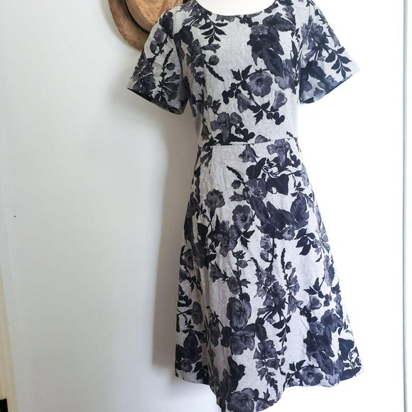 Talbots Dresses & Skirts - Talbots size 10 grey floral S/S wool blend dress